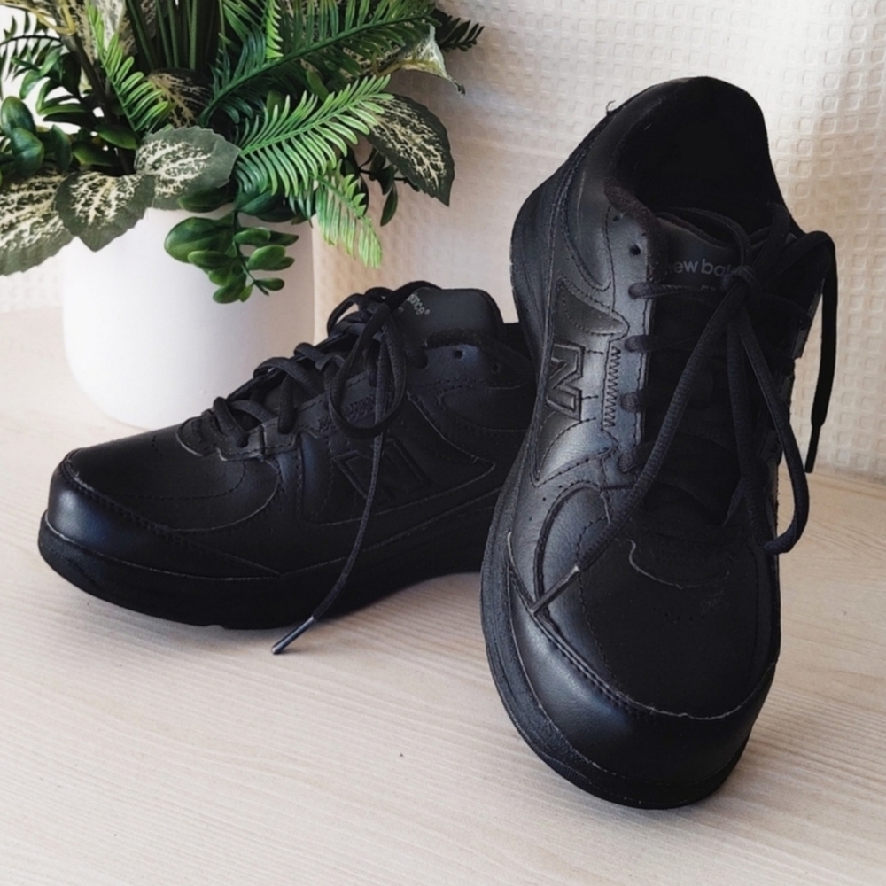 New Balance Walking SL-2, Black Lace up Walking Shoes, Women's Size 6.5 D